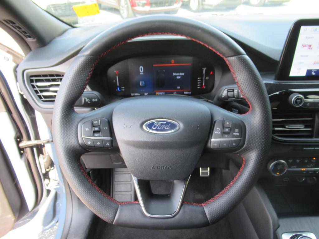2024 Ford Escape ST-Line photo 18