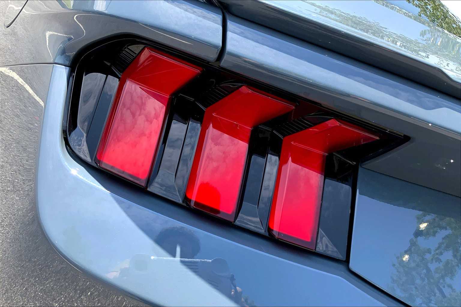 2025 Ford Mustang GT Premium photo 13