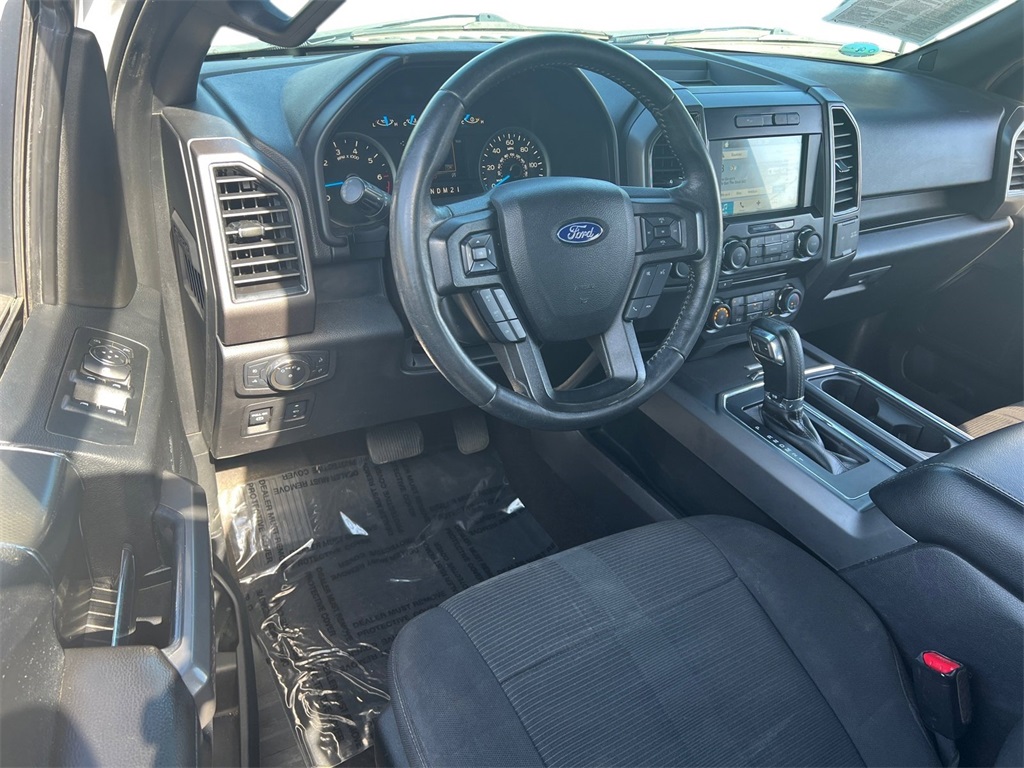 2017 Ford F-150 XLT photo 7