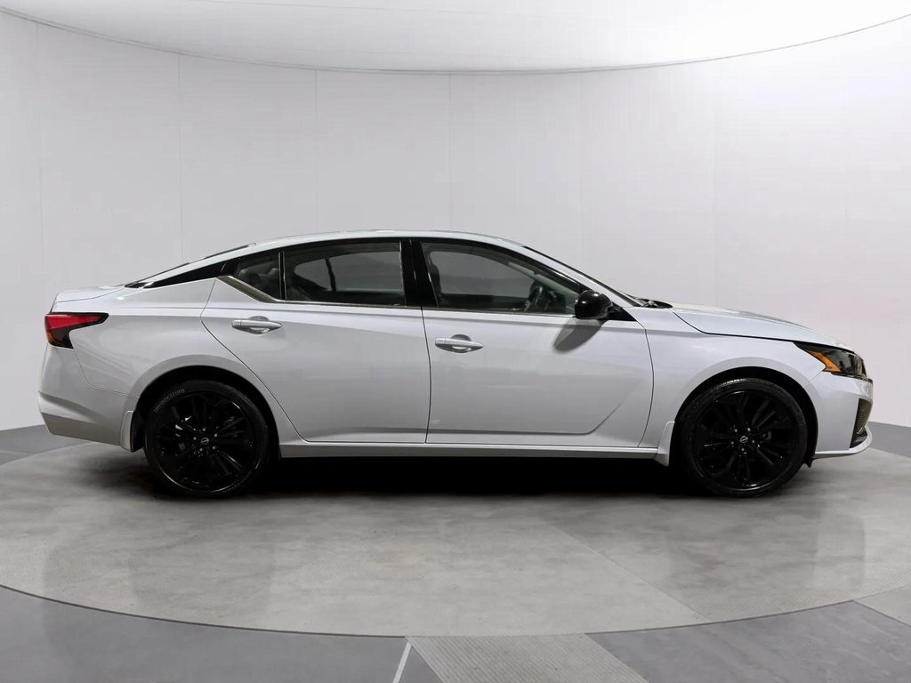 2024 Nissan Altima 2.5 SR photo 3