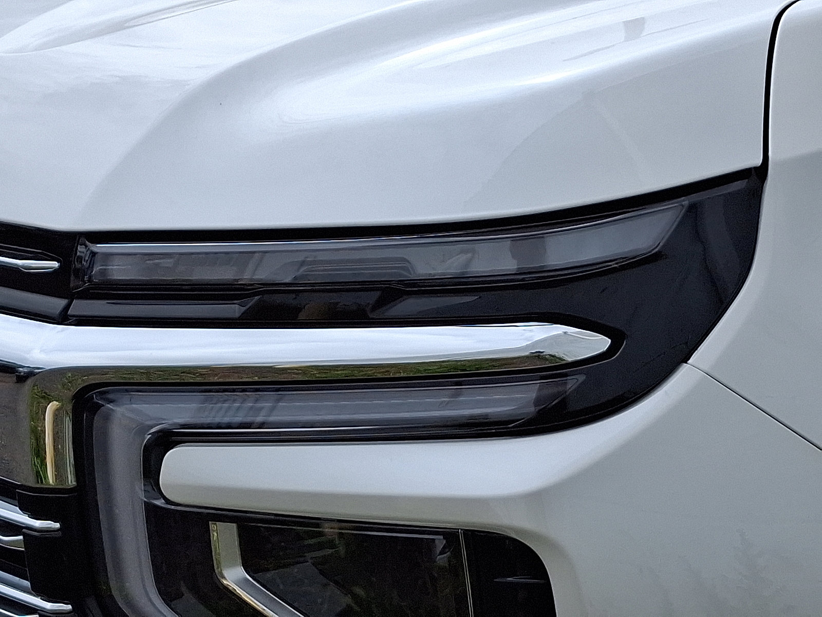 2025 Chevrolet Tahoe Premier photo 3