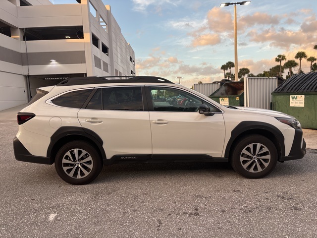 2023 Subaru Outback Premium photo 2