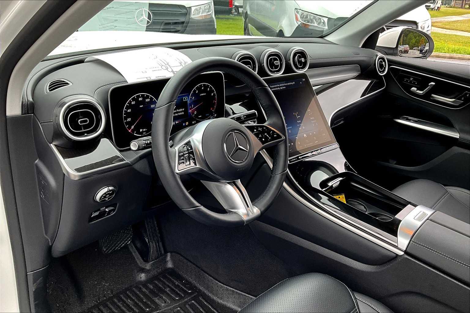 2024 Mercedes Benz GLC 300 4MATIC photo 9