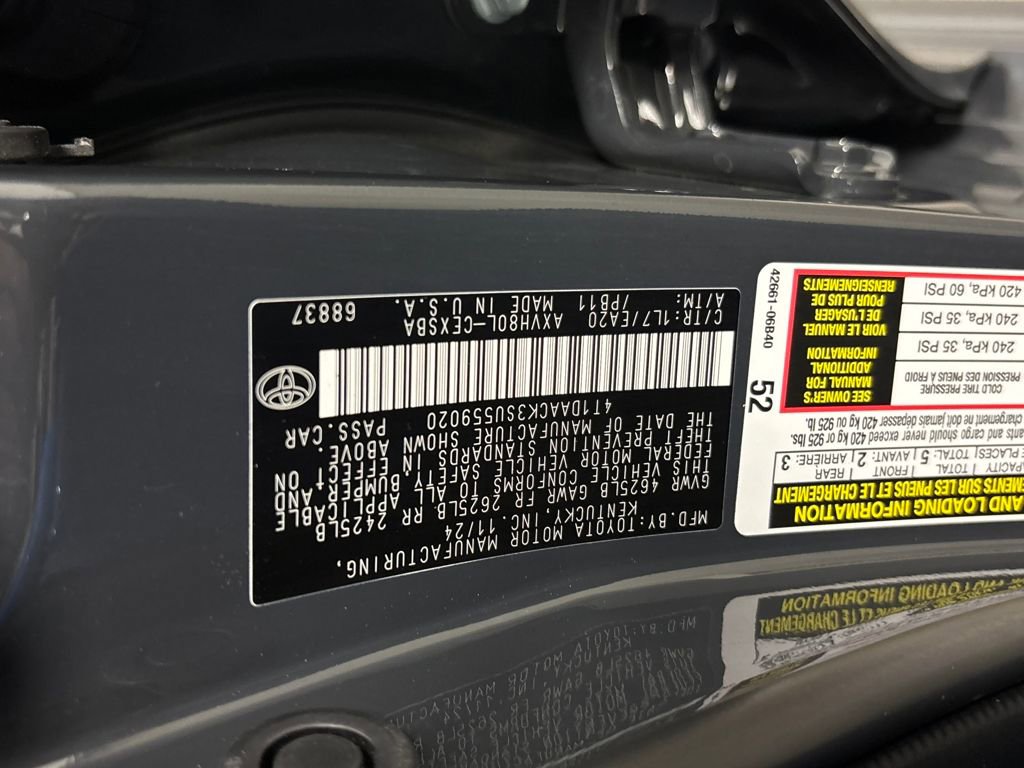 2025 Toyota Camry SE photo 29