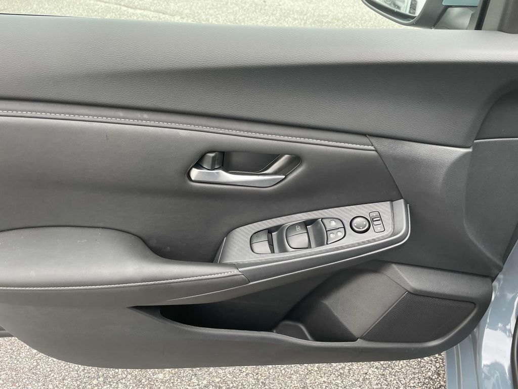 2025 Nissan Sentra SV photo 15