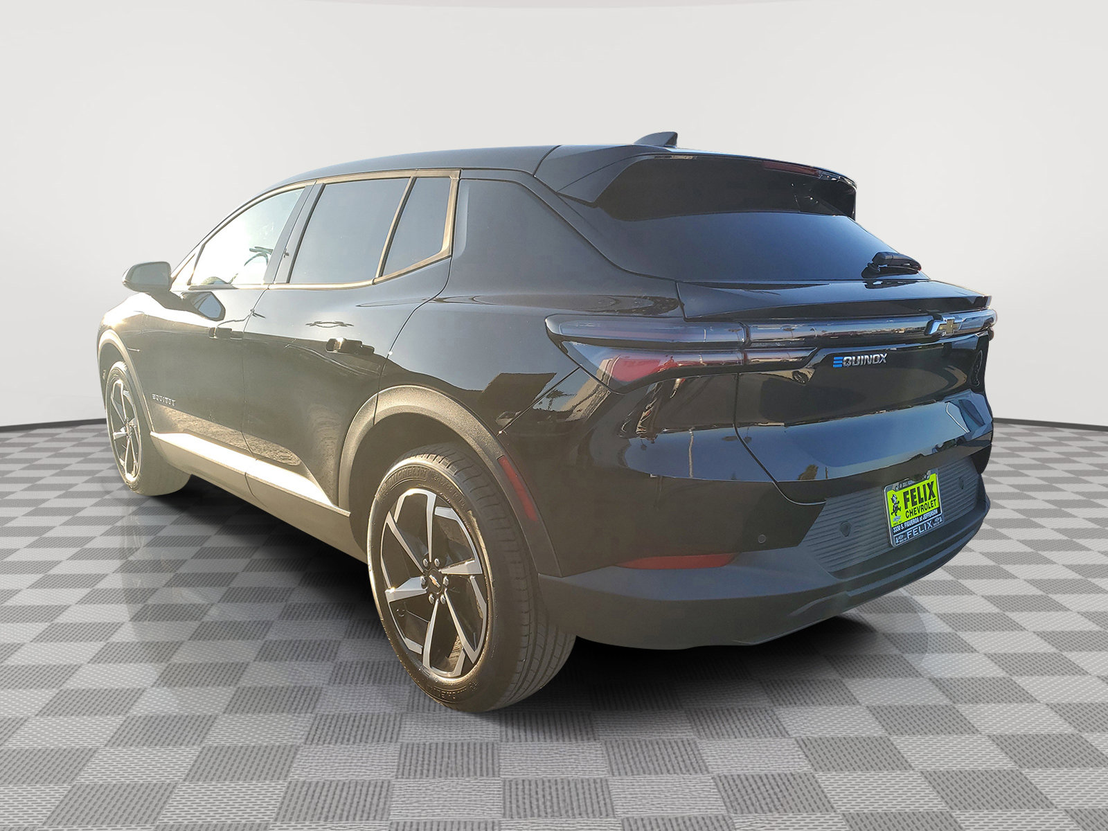 2026 Chevrolet Equinox EV 1LT photo 4