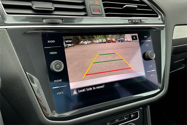 2020 Volkswagen Tiguan SE photo 18