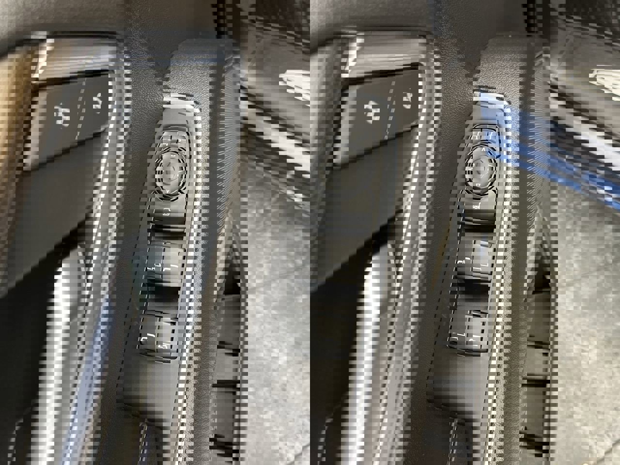 2022 Chevrolet Silverado 1500 RST photo 2