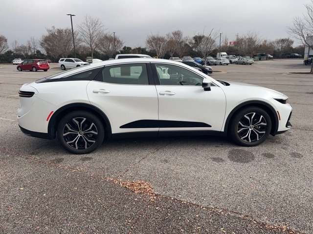 2024 Toyota Crown XLE photo 4