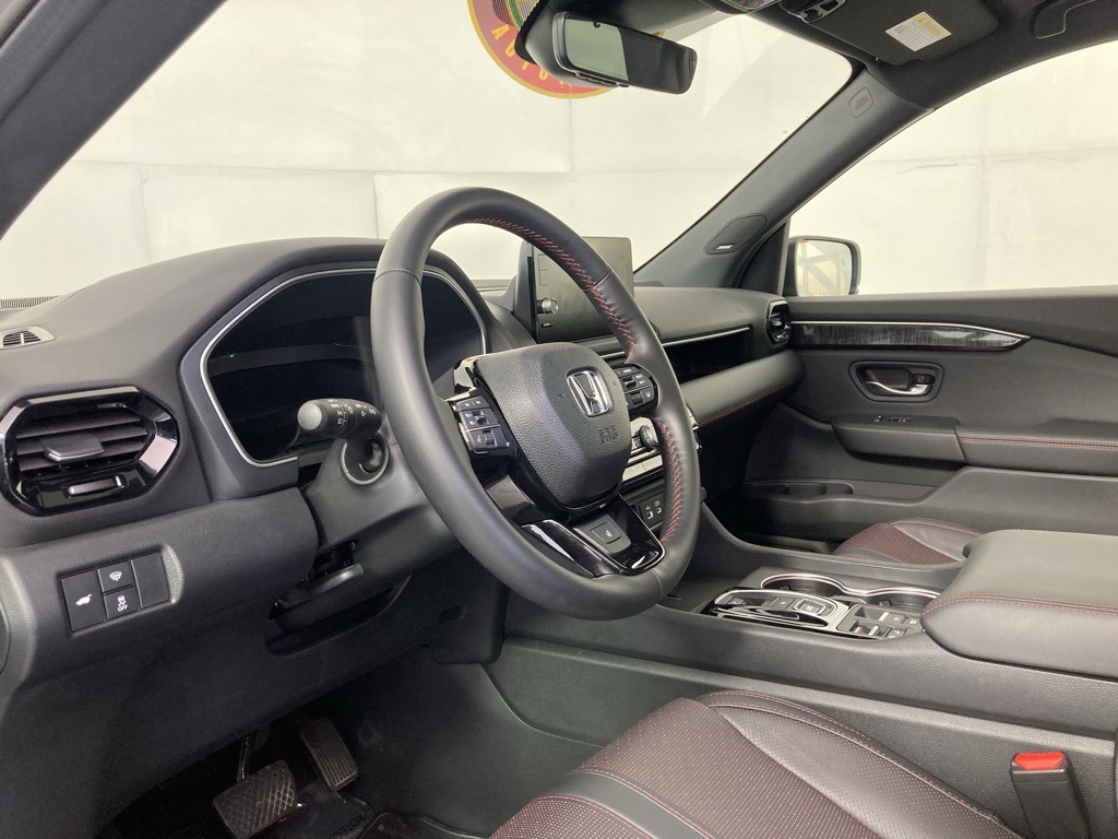 2025 Honda Pilot Black Edition photo 2
