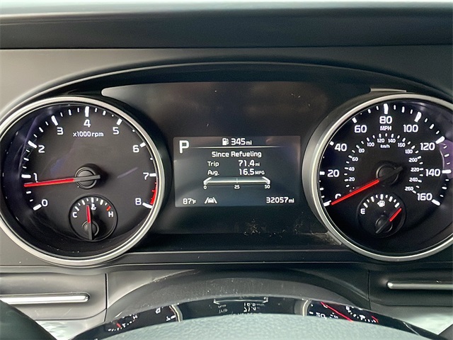 2024 Kia Carnival LX photo 24