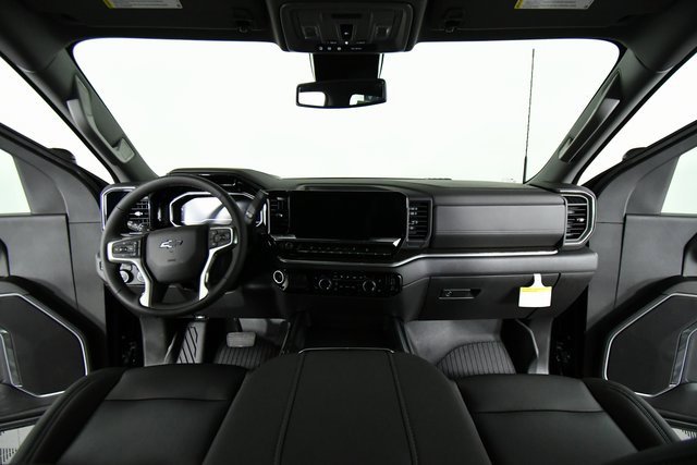 2025 Chevrolet Silverado 3500HD LT photo 18