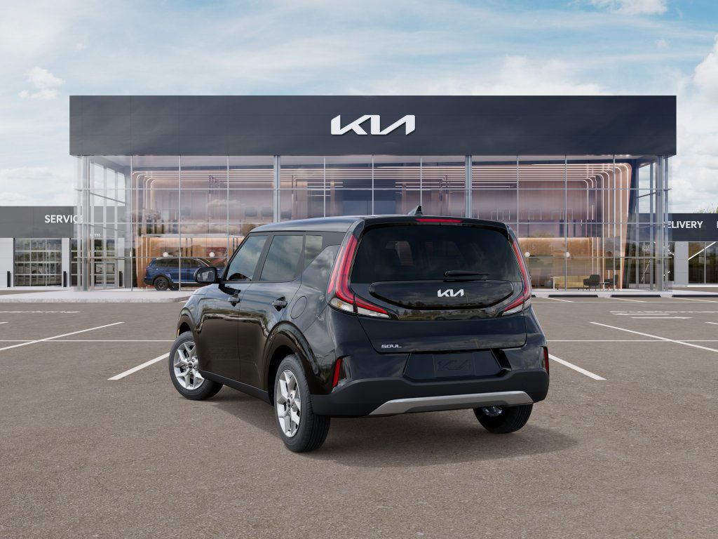 2025 Kia Soul LX S photo 3