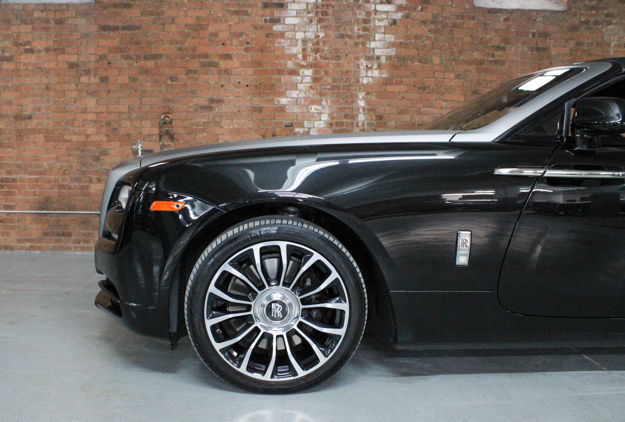 2019 Rolls Royce Dawn photo 14