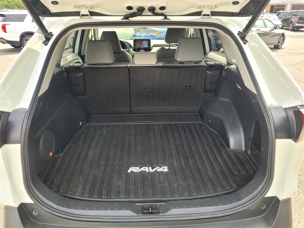 2019 Toyota RAV4 Limited photo 14