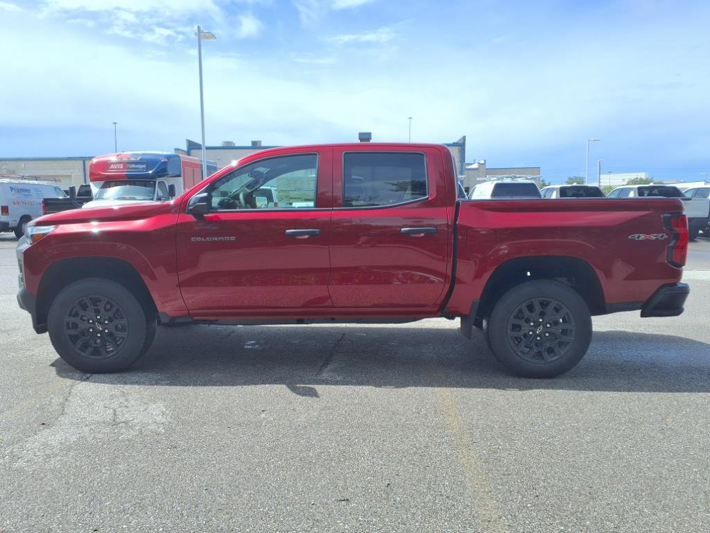 2025 Chevrolet Colorado LT photo 3