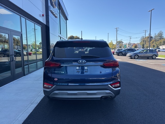 2019 Hyundai Santa Fe SE photo 2