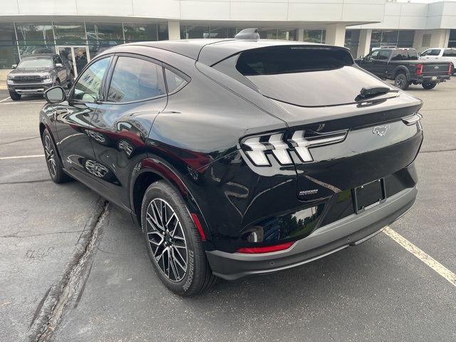 2025 Ford Mustang Mach-E Premium photo 7