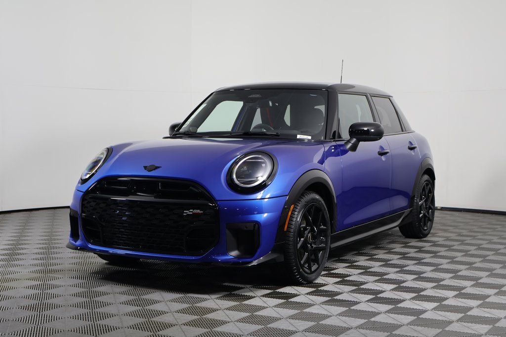 2026 MINI Hardtop 4 Door S's photo