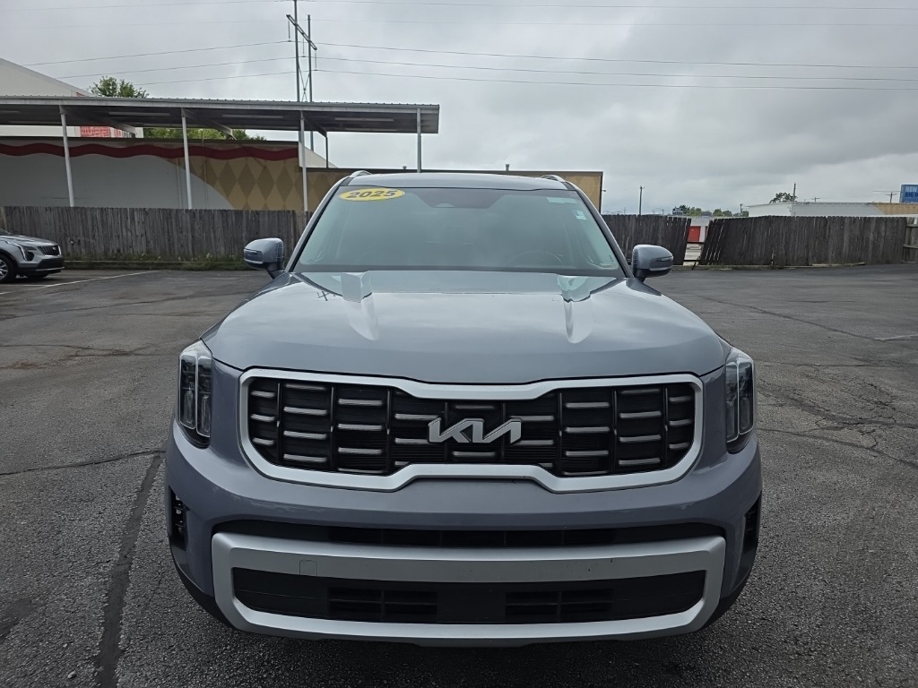 2025 Kia Telluride S photo 3