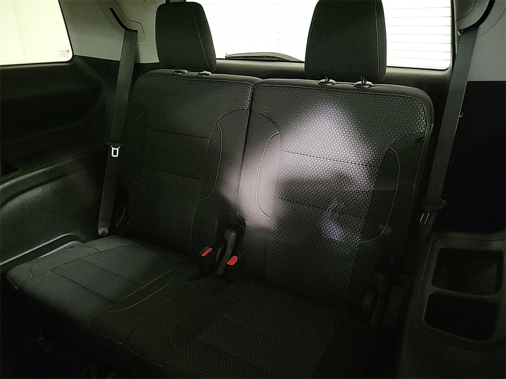 2023 GMC ACADIA - Image 13