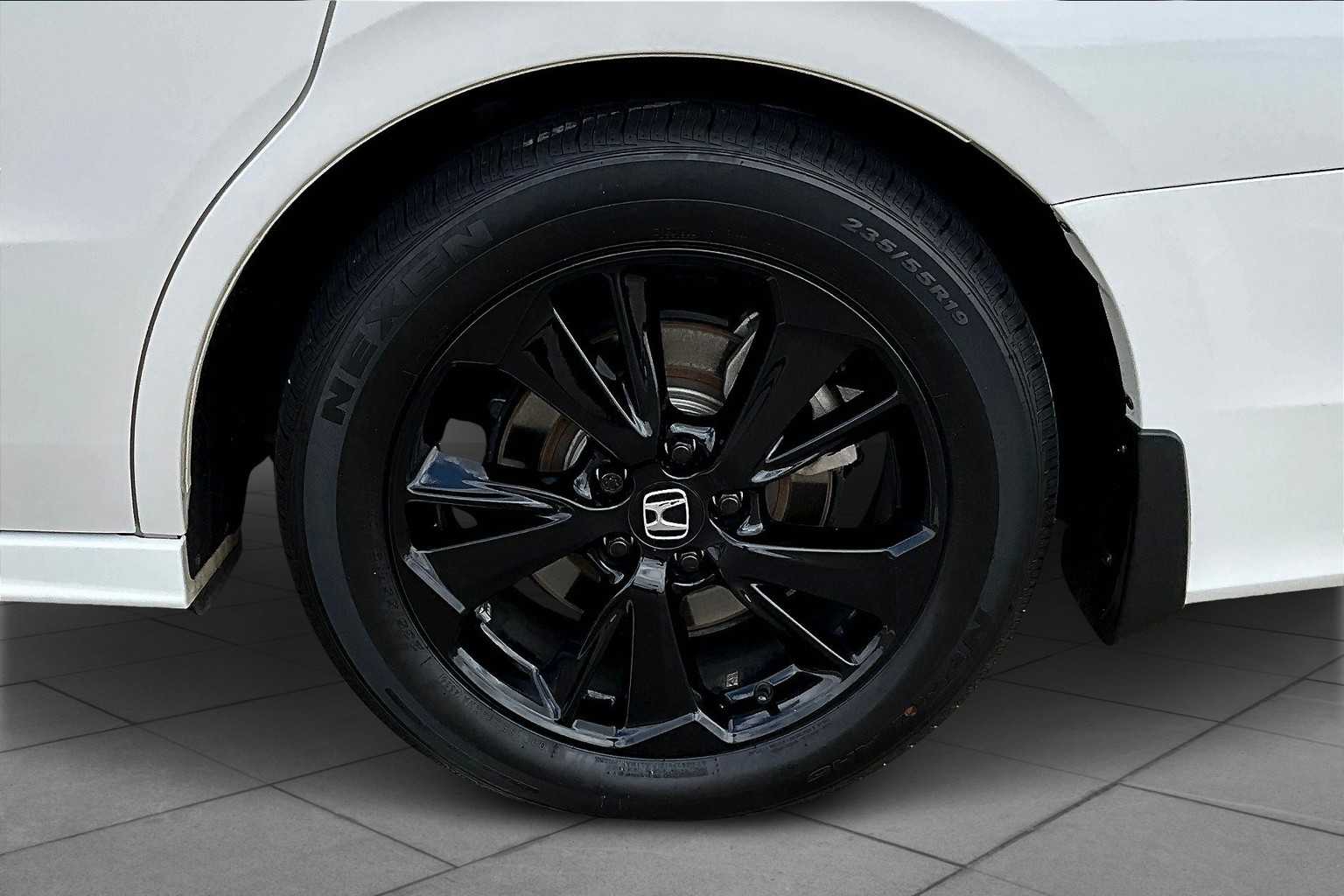 2024 Honda Odyssey Sport photo 9