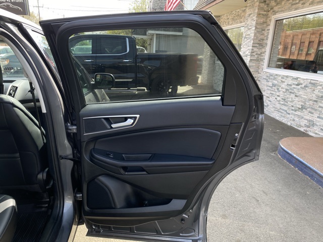 2022 Ford Edge SEL photo 11
