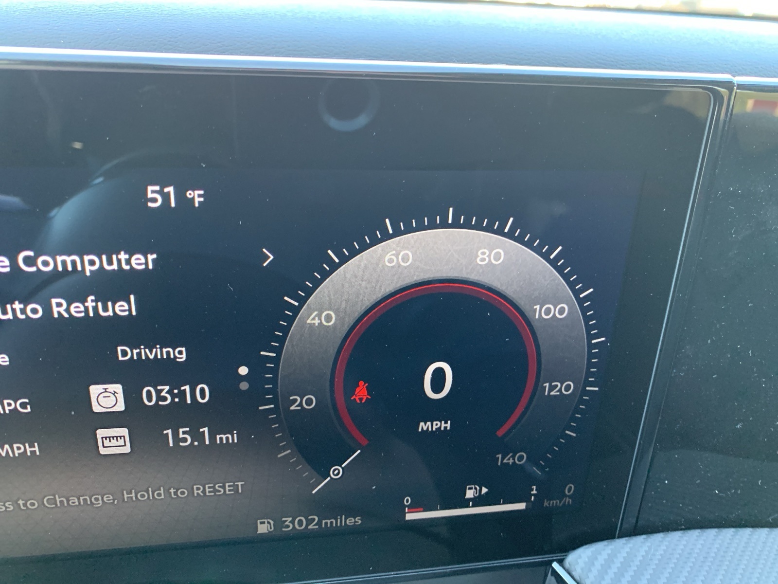 2025 Nissan Kicks SR photo 5
