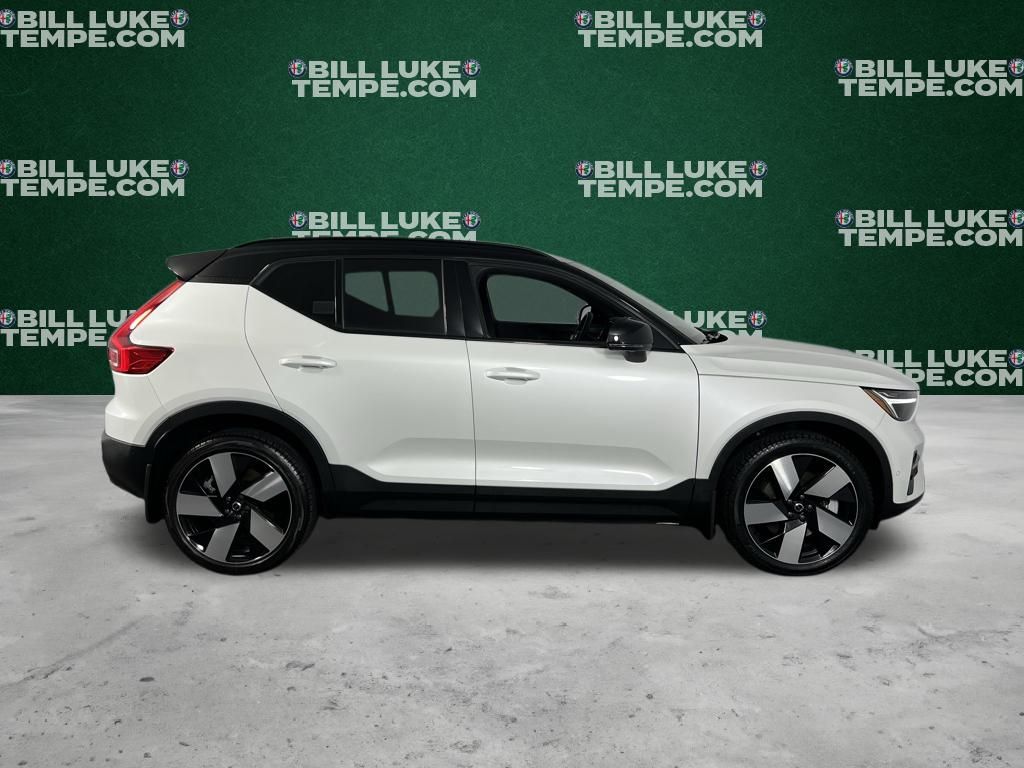 2023 Volvo XC40 Recharge Ultimate photo 3