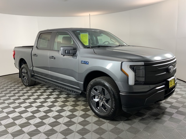 2025 Ford F-150 Lightning photo 3