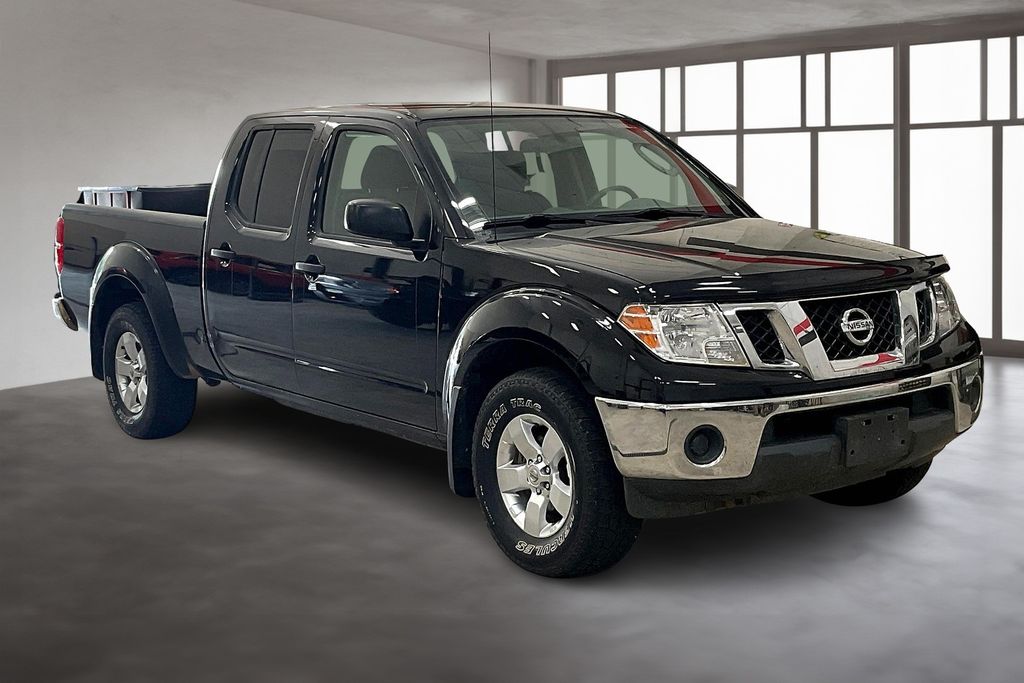 2011 Nissan Frontier SV photo 3