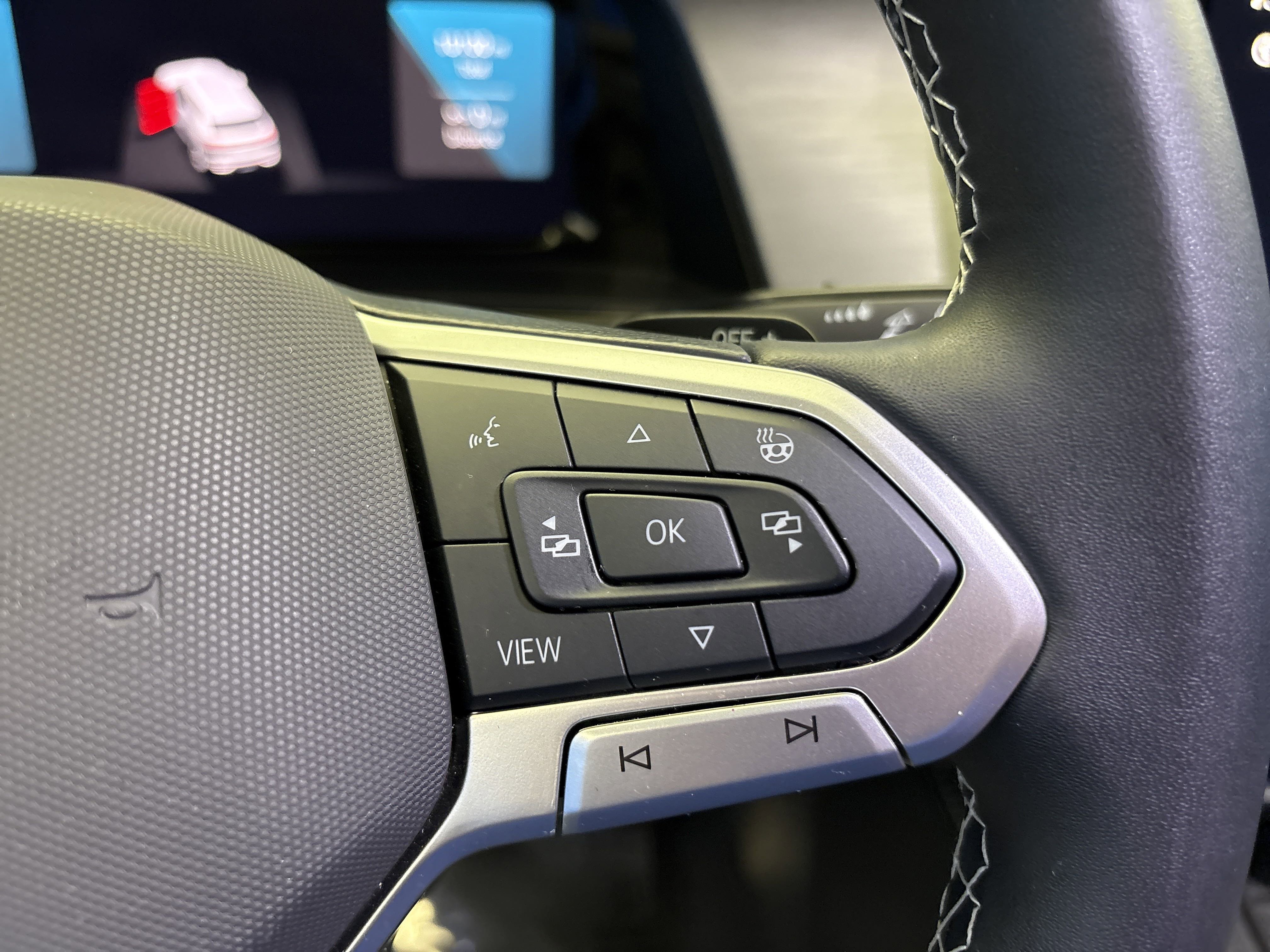 2024 Volkswagen Atlas Cross Sport SE Technology photo 12