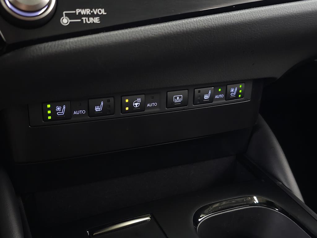 2024 Lexus ES 350 Ultra Luxury photo 32