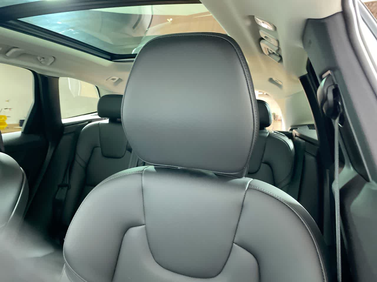 2024 Volvo XC60 Core photo 20