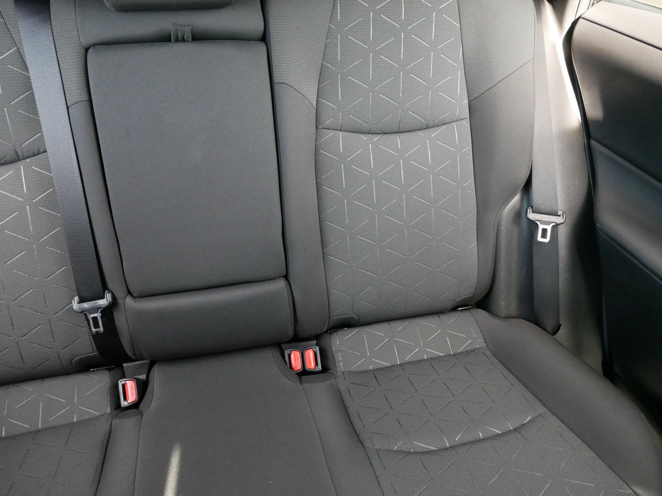 2022 Toyota RAV4 Hybrid XLE photo 14