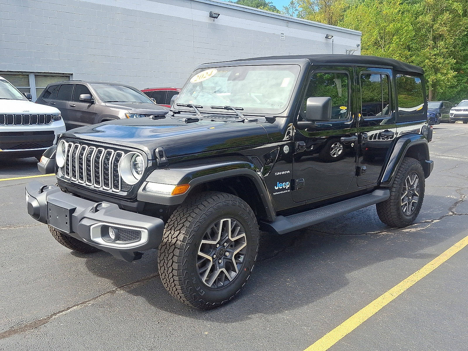 2024 Jeep Wrangler Sahara photo 3