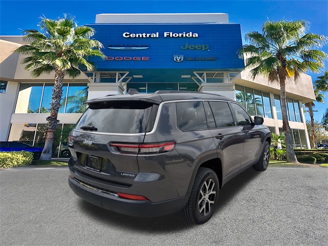 2025 Jeep Grand Cherokee Limited photo 3