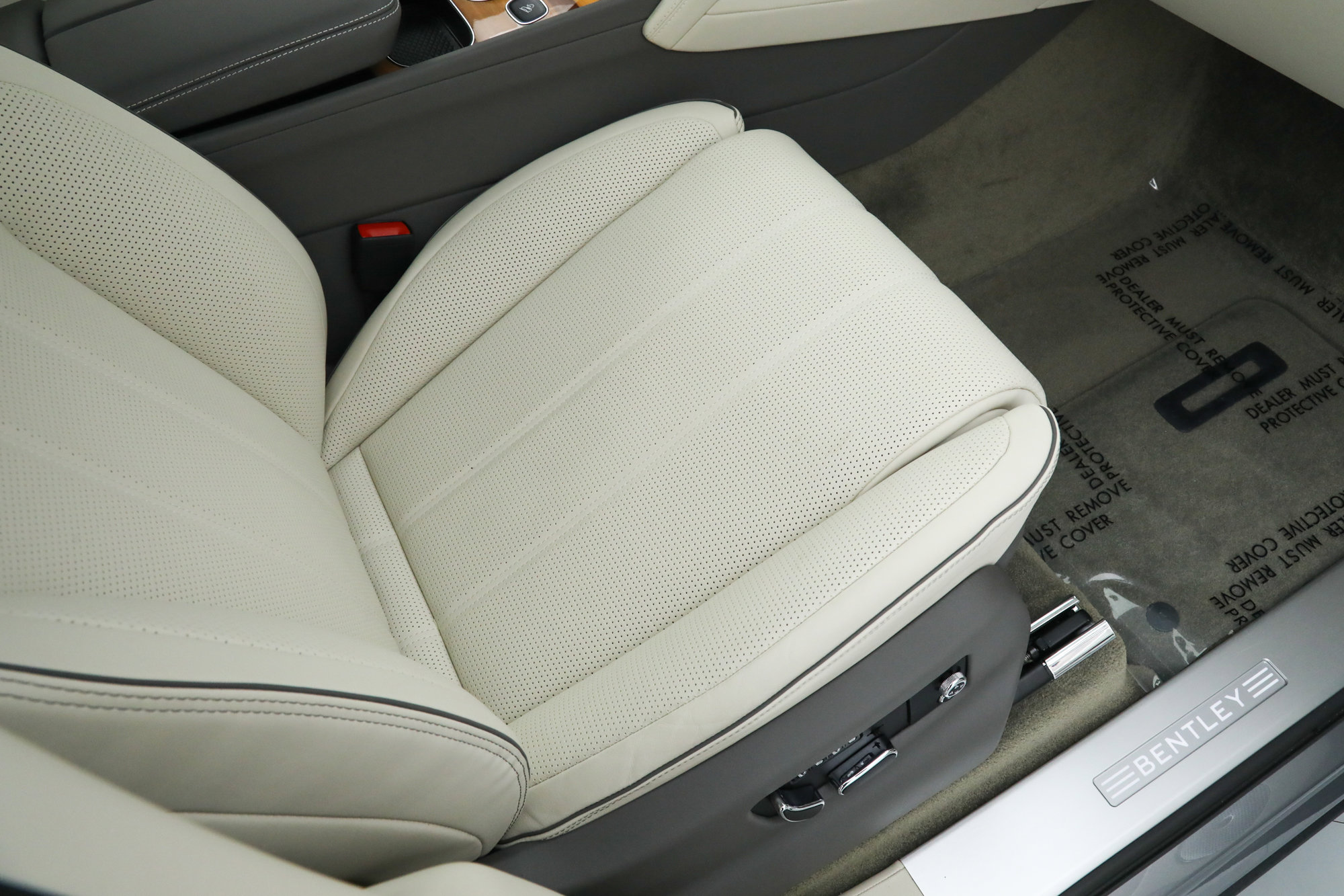 2022 Bentley Bentayga V8 First Edition photo 18