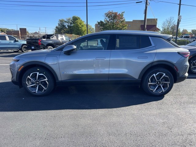 2026 Chevrolet Equinox LT photo 3