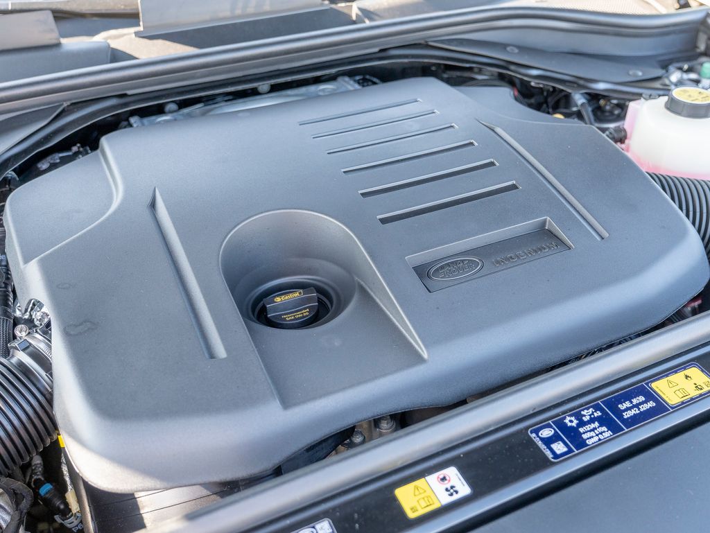 2025 Land Rover Range Rover Sport SE photo 23