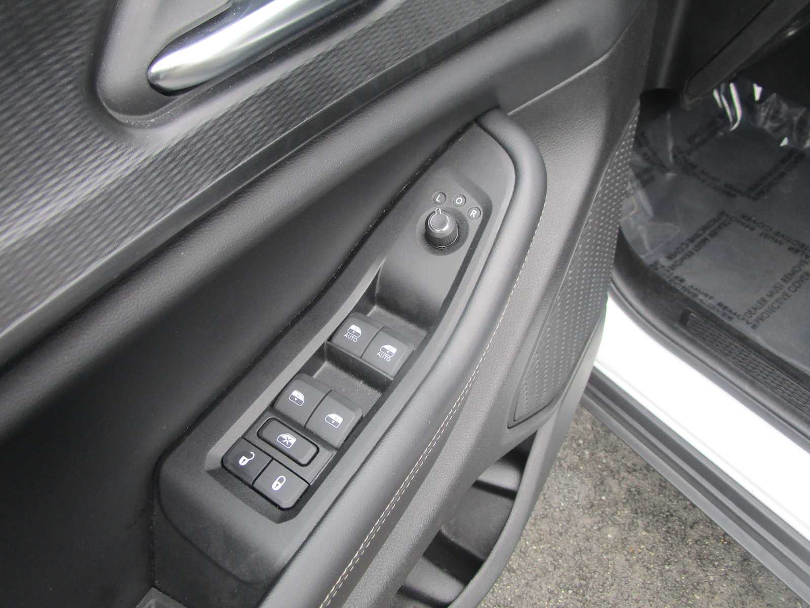 2024 Jeep Grand Cherokee Laredo photo 10