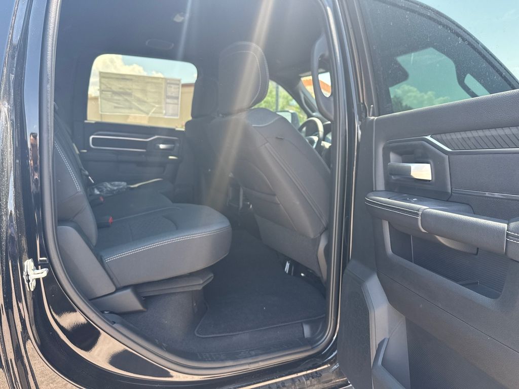 2025 Ram 2500 Big Horn photo 8