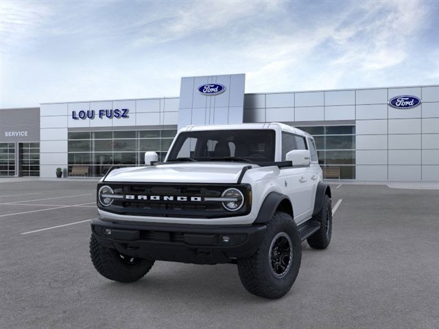 2025 Ford Bronco Outer Banks photo 2