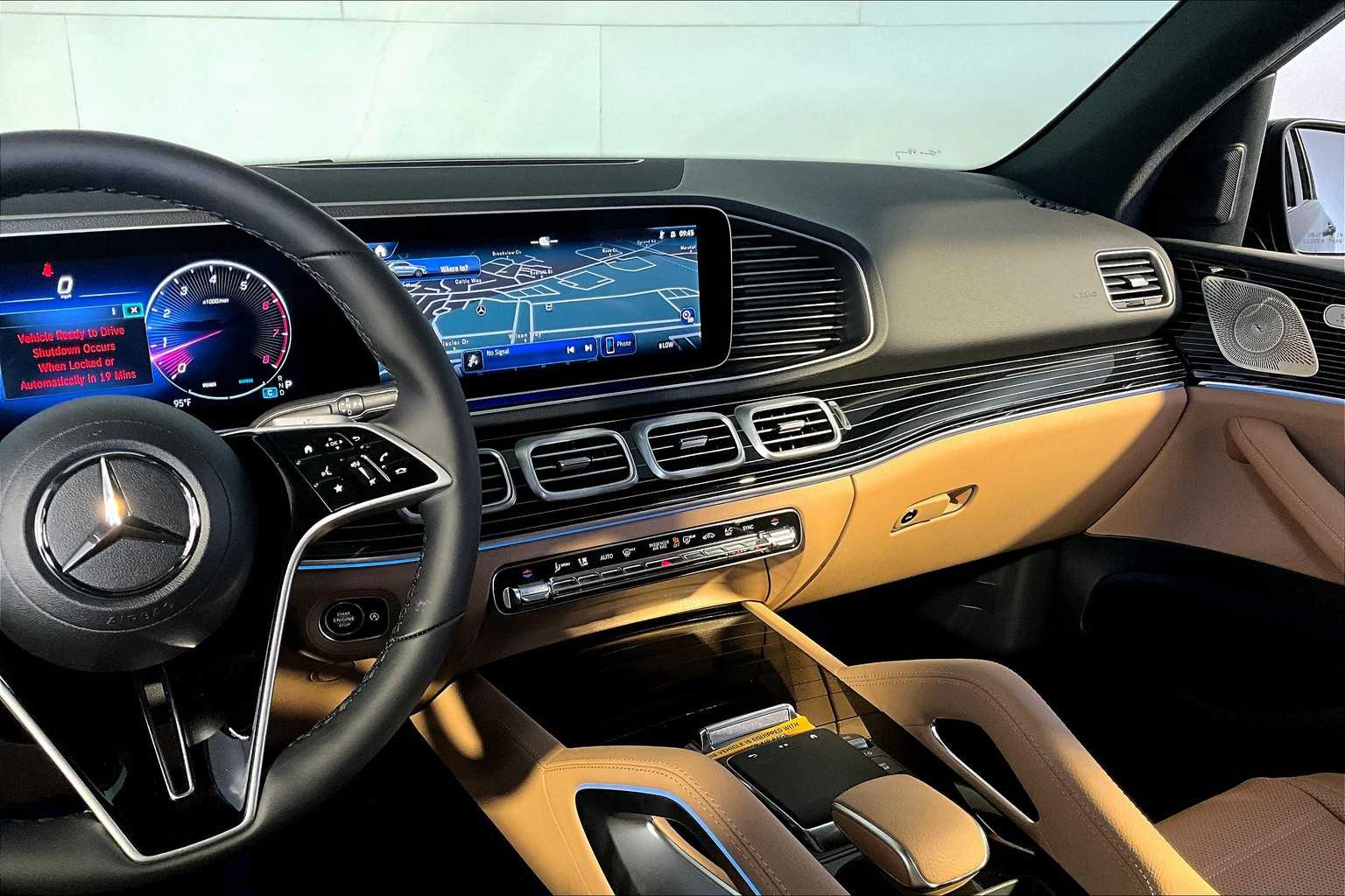 2025 Mercedes Benz GLE 450 4MATIC photo 2