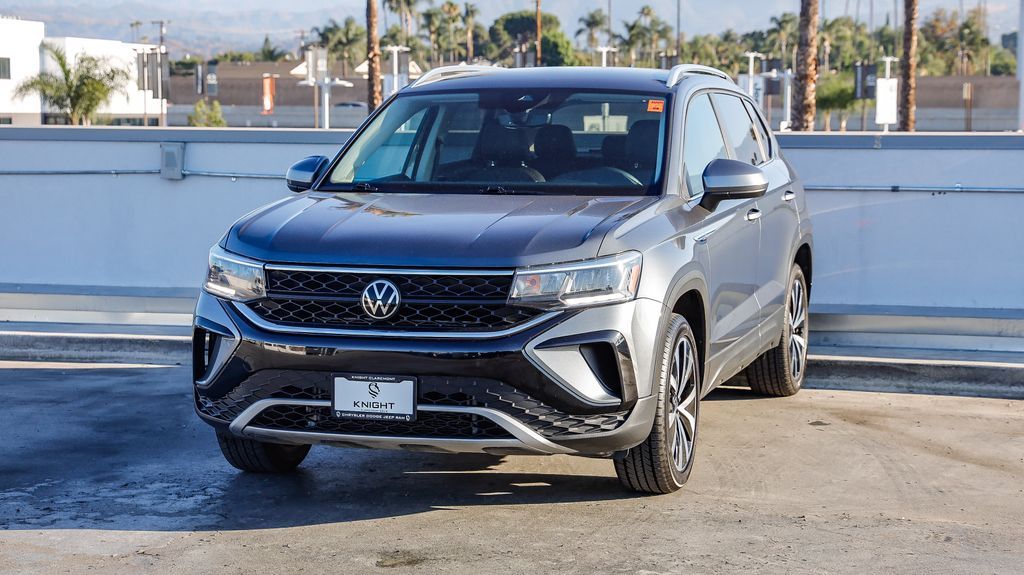 2023 Volkswagen Taos SE photo 4