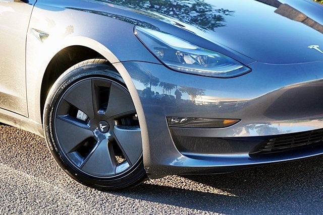 Used 2023  Tesla Long Range image 3