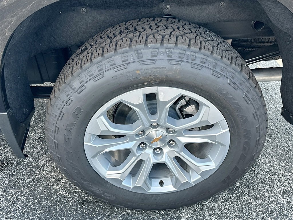 2025 Chevrolet Silverado 1500 LTZ photo 19
