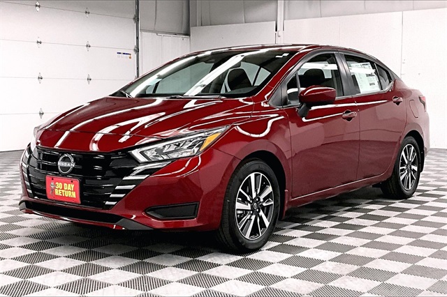 2025 Nissan Versa 1.6 SV photo 2
