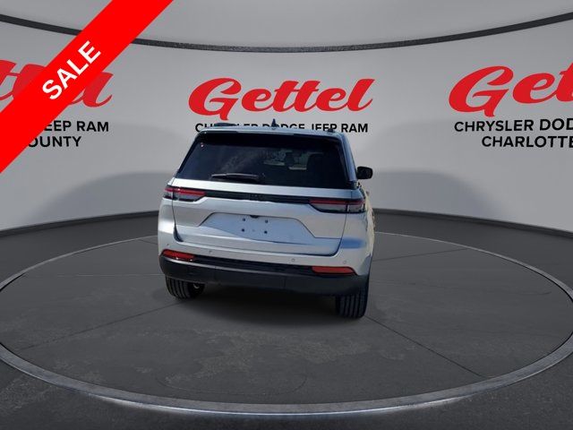 2025 Jeep Grand Cherokee Altitude photo 7