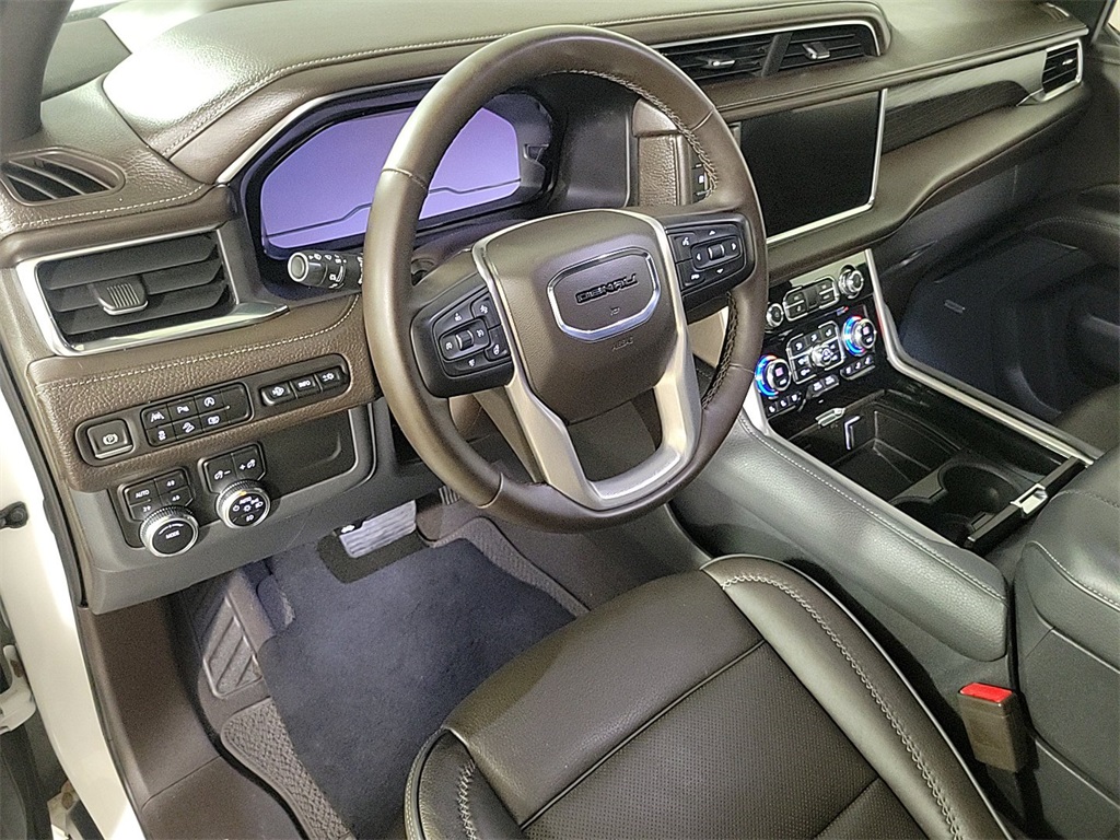 2023 GMC YUKON - Image 11